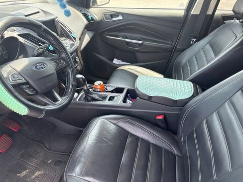 Used 2017 Ford Escape Titanium AWD/4WD image 3