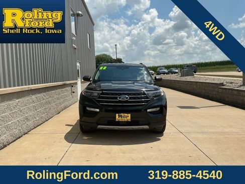 Used 2022 Ford Explorer XLT w/ Equipment Group 202A AWD/4WD image 4