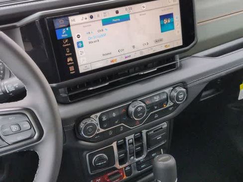 New 2026 Jeep Gladiator Mojave image 28