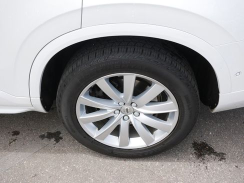 Used 2017 Volvo XC90 T6 Momentum AWD/4WD image 9