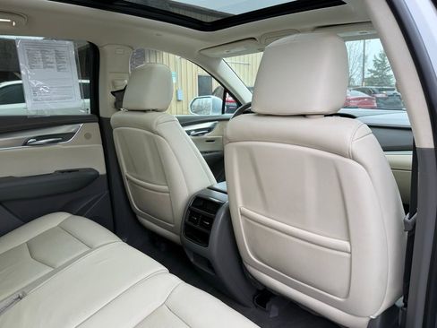 Used 2018 Cadillac XT5 Luxury w/ Driver Awareness Package image 21