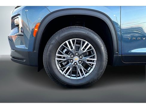 New 2026 Chevrolet Traverse LT image 13