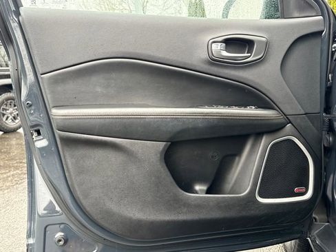 Used 2017 Jeep Compass Limited image 16