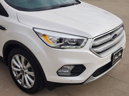 Used 2018 Ford Escape Titanium image 7