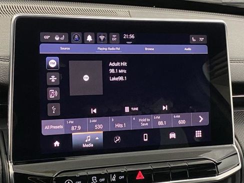 New 2025 Jeep Compass Latitude w/ Sun & Sound Group image 18