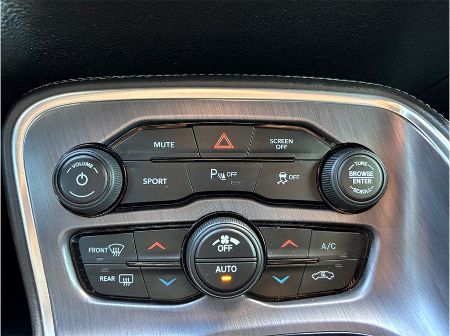 Used 2018 Dodge Challenger R/T w/ Performance Handling Group RWD image 29