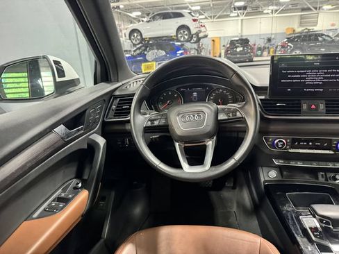 Used 2021 Audi Q5 2.0T Premium w/ Convenience Package AWD/4WD image 14