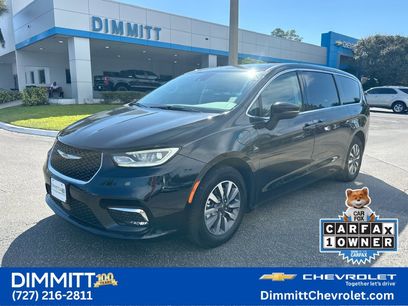Used 2023 Chrysler Pacifica Touring-L