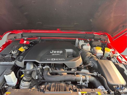 Used 2023 Jeep Wrangler Unlimited Rubicon w/ LED Lighting Group AWD/4WD image 29