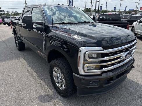 Used 2024 Ford F250 4x4 Crew Cab Super Duty image 3