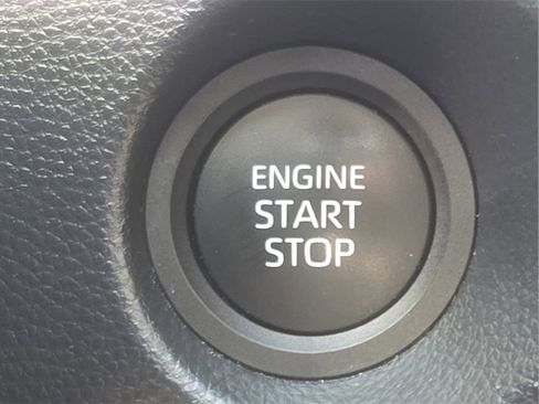 Certified 2024 Toyota Corolla Cross XLE image 22