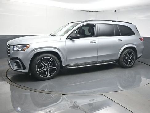 Used 2026 Mercedes-Benz GLS 450 4MATIC image 4