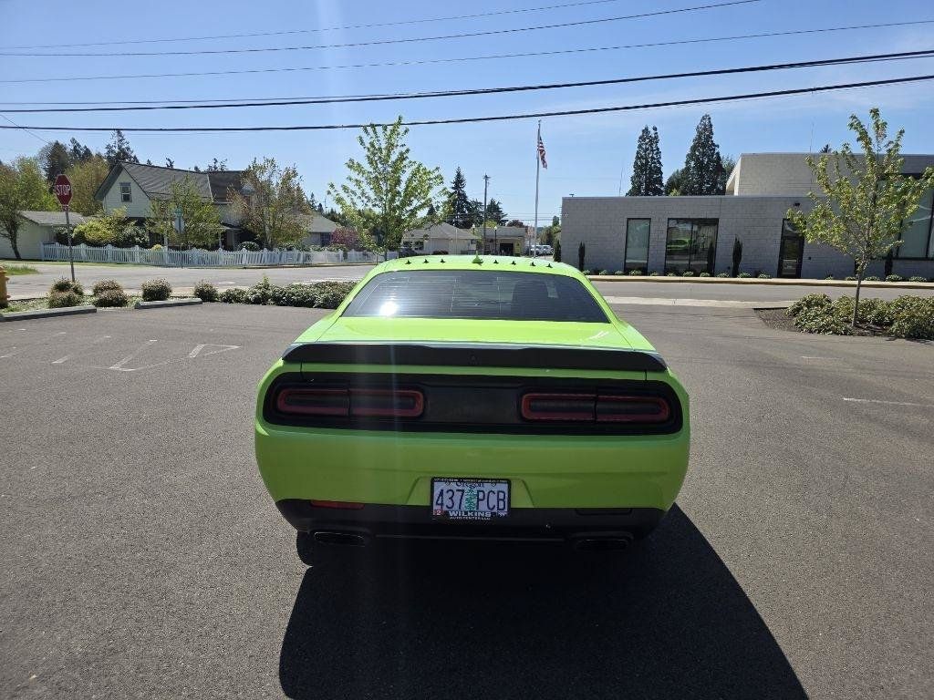 Used 2015 Dodge Challenger R/T Scat Pack w/ Leather Interior Group RWD image 6