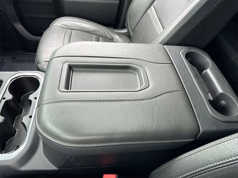 Used 2022 GMC Sierra 3500 Denali w/ Denali Ultimate Package image 21