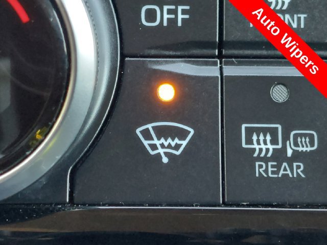 Used 2023 Toyota Highlander L FWD image 16