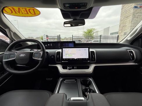 New 2025 Ford Expedition Active image 56