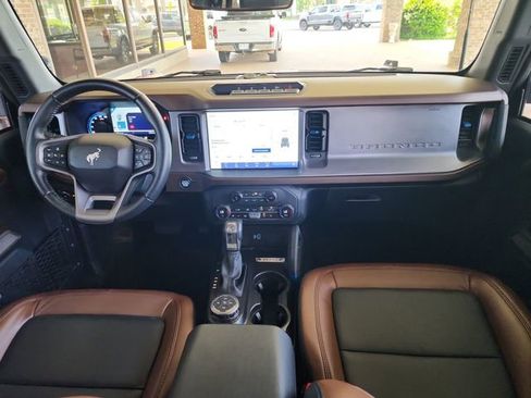 Used 2023 Ford Bronco Outer Banks w/ Sasquatch Package AWD/4WD image 14