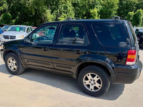 Used 2005 Ford Escape Limited FWD image 9