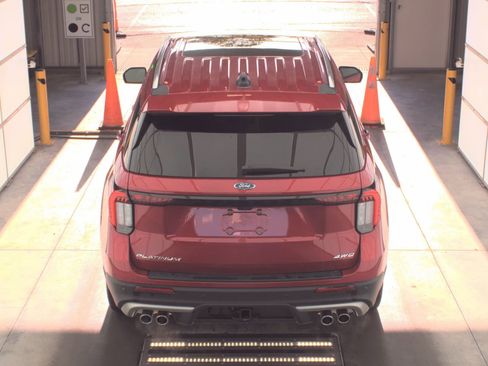 Used 2025 Ford Explorer Platinum w/ Ultimate Package AWD/4WD image 14