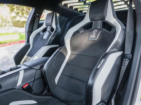 Used 2022 Ford Mustang Shelby GT500 w/ Carbon Fiber Track Pack image 25