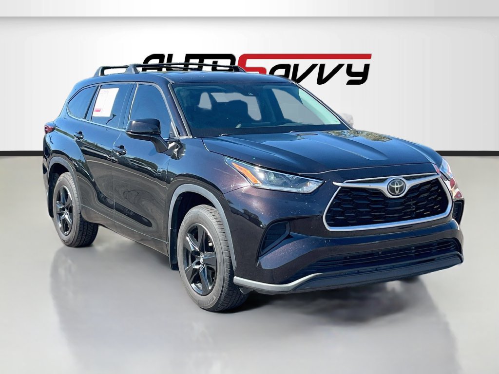 Used 2021 Toyota Highlander L FWD image 1