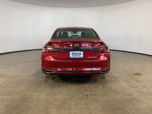 Used 2025 Lexus ES 300h F Sport w/ Accessory Package (Z2) image 10