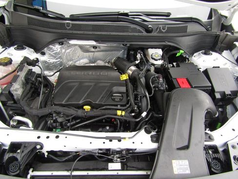 Used 2025 Chevrolet Trax LT w/ LT Convenience Package FWD image 26