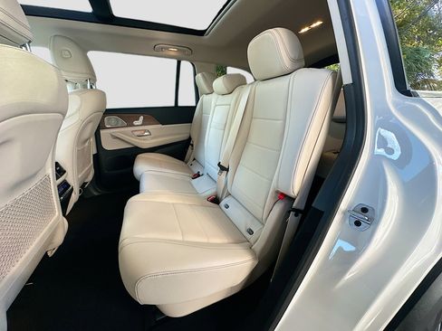 Used 2025 Mercedes-Benz GLS 450 4MATIC image 26