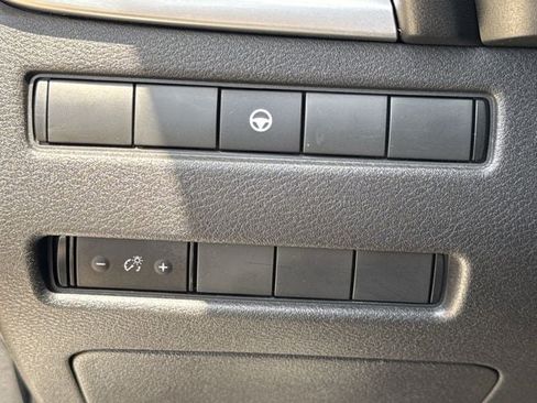 Used 2023 Nissan Rogue SV FWD image 22