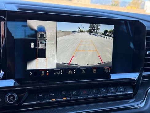 Used 2024 Chevrolet Silverado 1500 ZR2 w/ Technology Package image 10