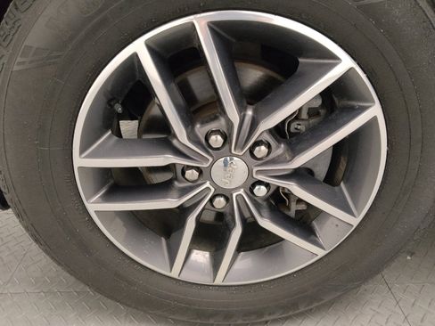 Used 2017 Jeep Grand Cherokee Limited image 31