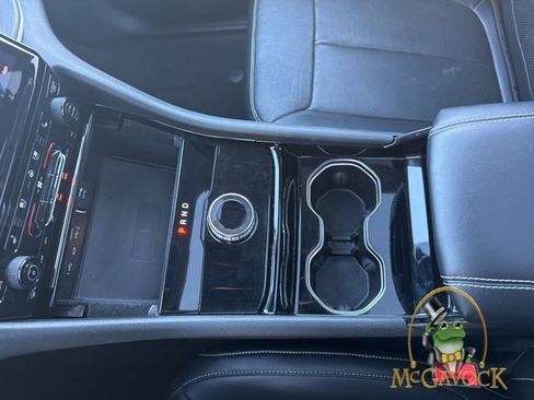 Used 2022 Jeep Grand Cherokee Limited w/ Luxury Tech Group II image 21