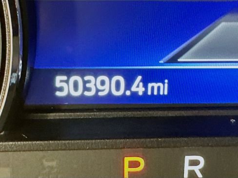 Used 2022 Ford Explorer XLT w/ Equipment Group 202A image 19