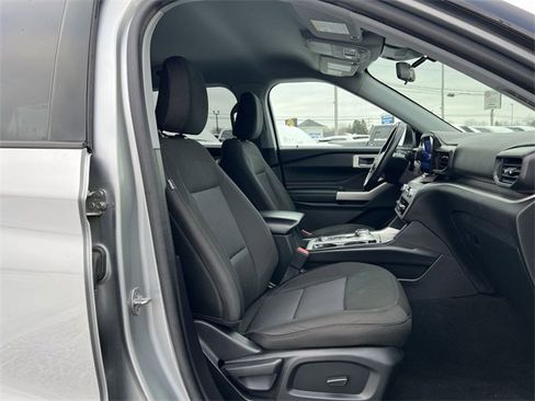 Used 2022 Ford Explorer XLT image 19
