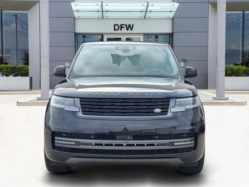 Certified 2025 Land Rover Range Rover SE image 2