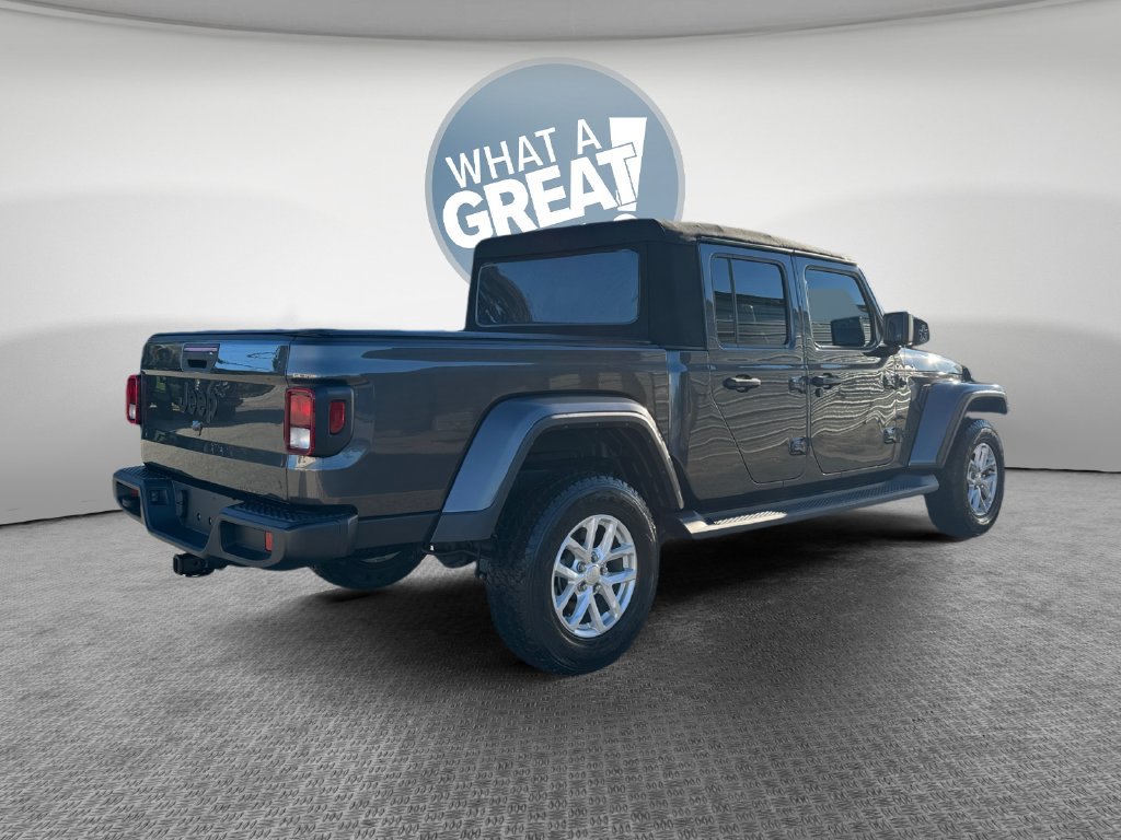 Used 2023 Jeep Gladiator Sport AWD/4WD image 3