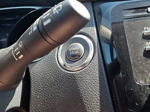 Used 2016 Nissan Rogue SV FWD image 27