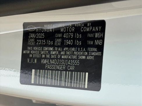 New 2025 Hyundai Elantra Limited image 26