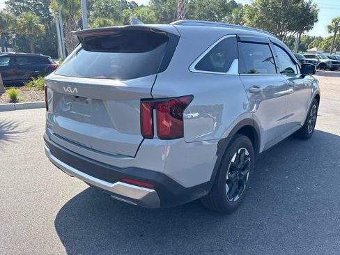 Used 2024 Kia Sorento S w/ Panoramic Sunroof Package FWD image 5