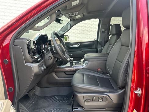 Used 2024 Chevrolet Silverado 1500 LTZ image 12