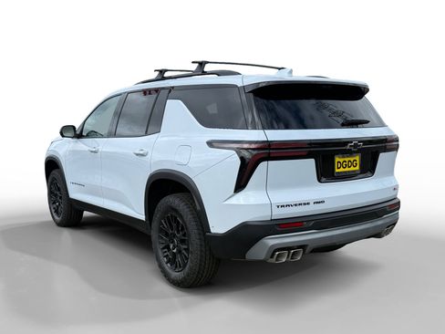 New 2026 Chevrolet Traverse Z71 w/ Enhanced Driving Package AWD/4WD image 3