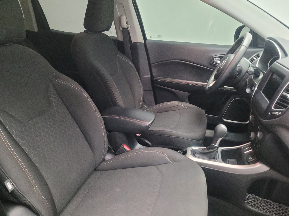 Used 2018 Jeep Compass Sport w/ Tech Group FWD image 21