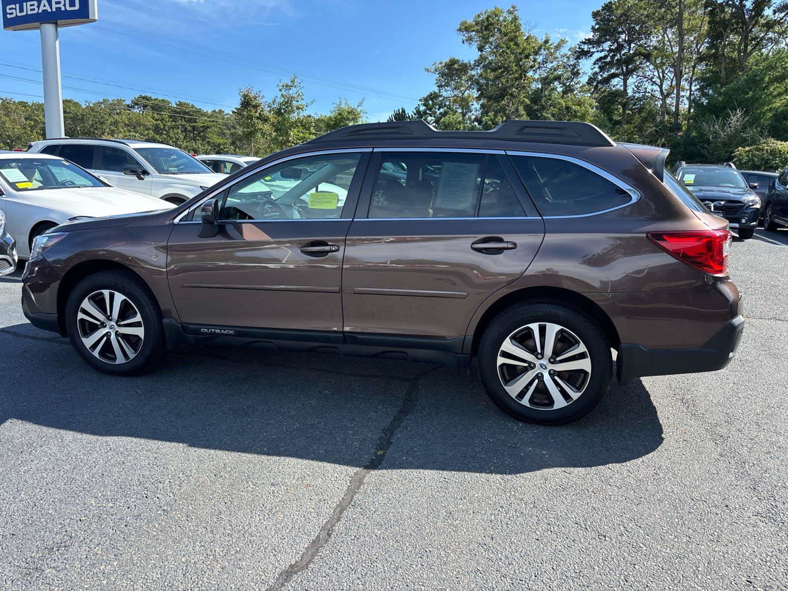 Used 2019 Subaru Outback 3.6R Limited AWD/4WD image 6