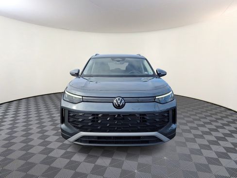 Certified 2025 Volkswagen Tiguan S image 2