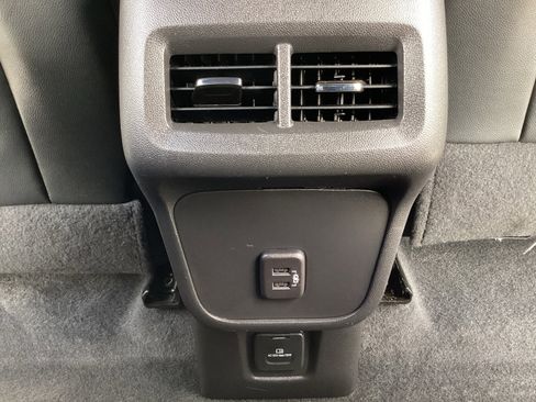 Used 2023 Chevrolet Equinox RS image 30