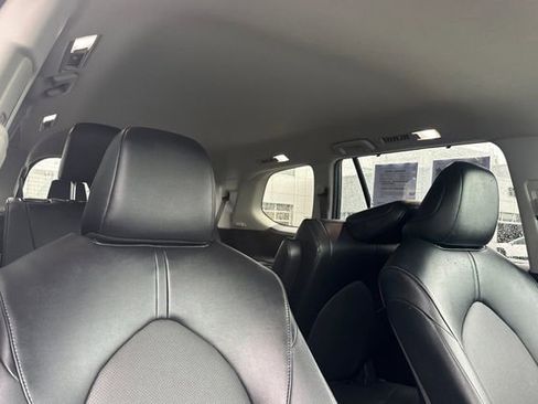 Used 2025 Toyota Grand Highlander AWD image 21