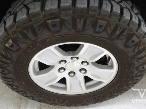 Used 2018 Chevrolet Silverado 1500 W/T AWD/4WD image 11