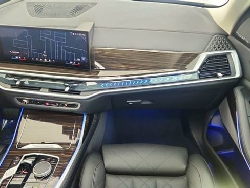 Used 2026 BMW X7 xDrive40i image 40