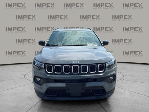 Used 2024 Jeep Compass Latitude AWD/4WD image 8