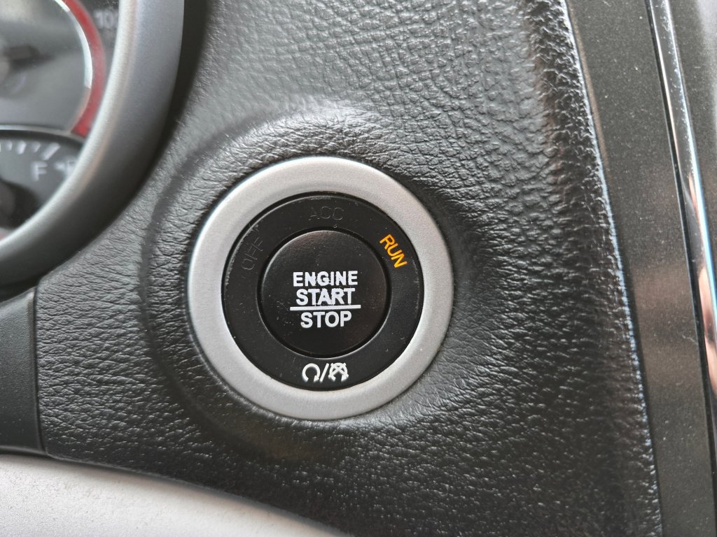 Used 2019 Dodge Journey SE w/ Connectivity Group FWD image 8